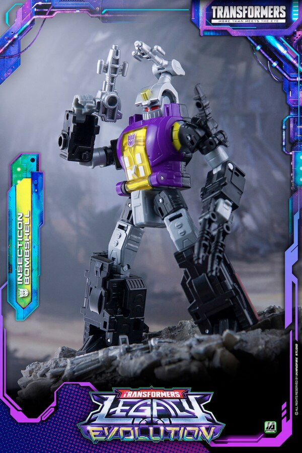 Insecticon Bombshell Legacy Evolution Toy Photography By IAMNOFIRE  (6 of 18)